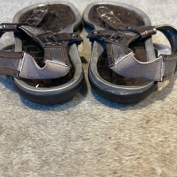 Stuart Weitzman Sandals size 8 - Picture 4 of 7